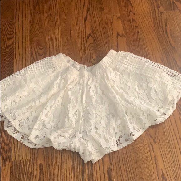 LF lace shorts - Picture 3 of 3